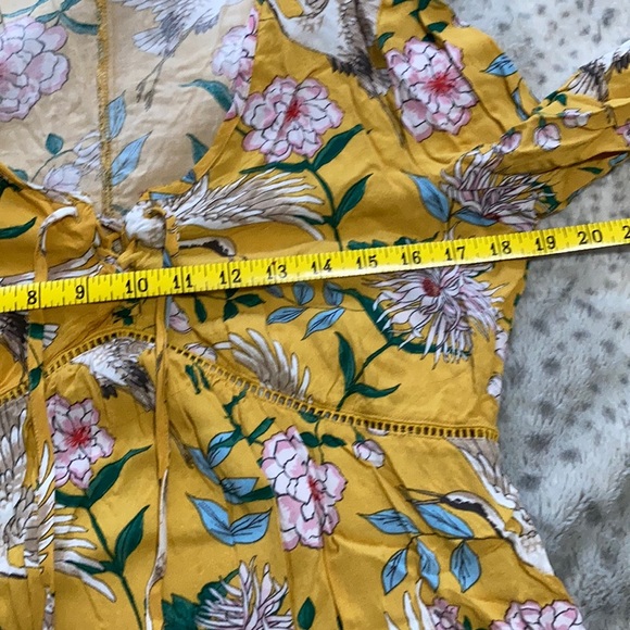 Crane and Floral Print Flare Sleeve Dress - Picture 6 of 6